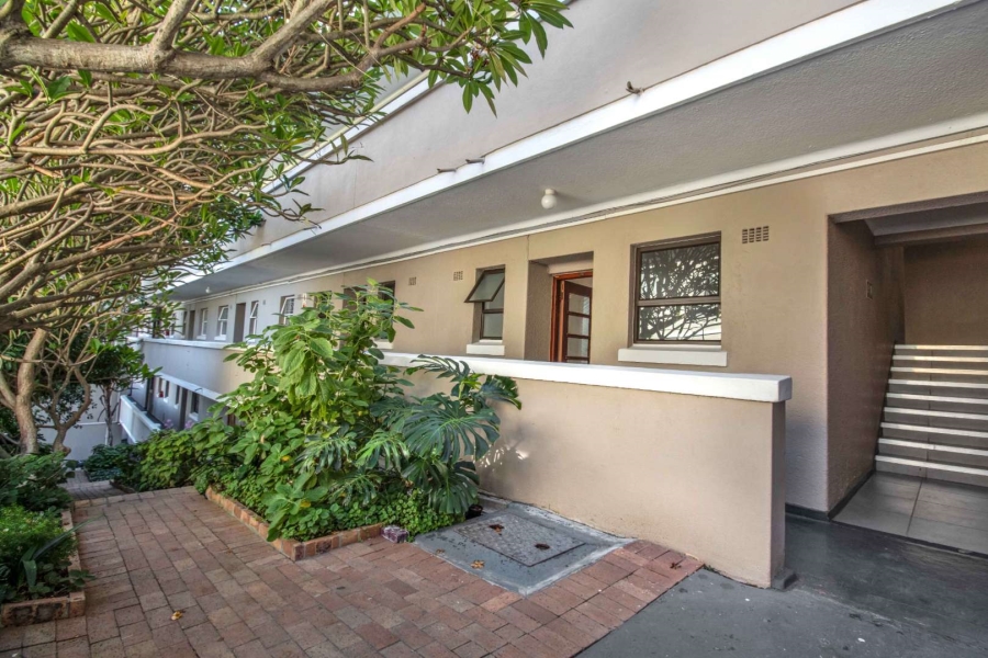 1 Bedroom Property for Sale in Sea Point Western Cape